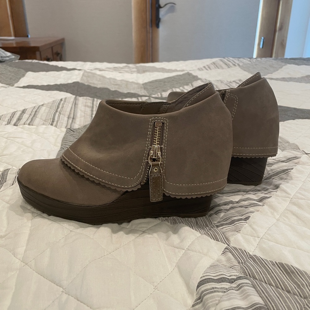 Stylish Women's Brown Ankle Boots